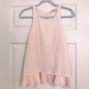 Light blush Abercrombie pleated lined tank